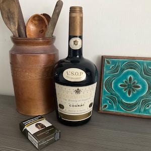 cigarette bottle holder Dispenser 5mm THICK quality neoprene for premium Whiskey Bottle Cigarette Holder at