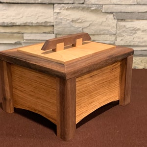 Handcrafted Walnut and Oak Wooden Keepsake Box - Timeless Heirloom