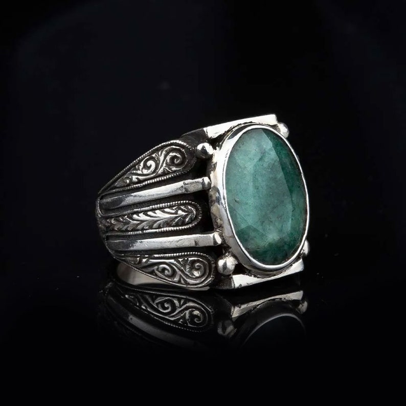 Handmade Silver Emerald Ring - Green Gemstone Natural Design