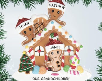 Gepersonaliseerde kerstversiering peperkoekhuisje - handgemaakte keramische kerstbal