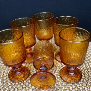 Ensemble vintage de 6 verres à vin ambrés - Grands gobelets à sieste Ravenhead, articles de bar rétro des années 1970, verre écorce texturé, fabriqué en Angleterre