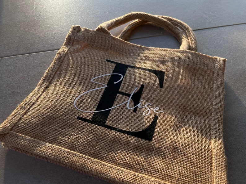 Tasche aus Jute mit Initialen Geschenk zum Muttertag oder Geburtstag Brautparty Hochzeit Abschiedsgeschenk Lehrer, Erzieher, Hebamme Bild 6