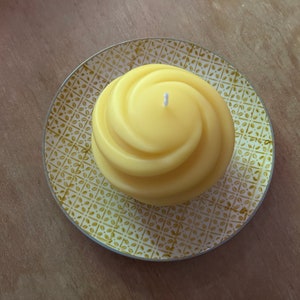 Organic Beeswax swirl candle/ Organic Beeswax candle/ Pure beeswax sphere candle