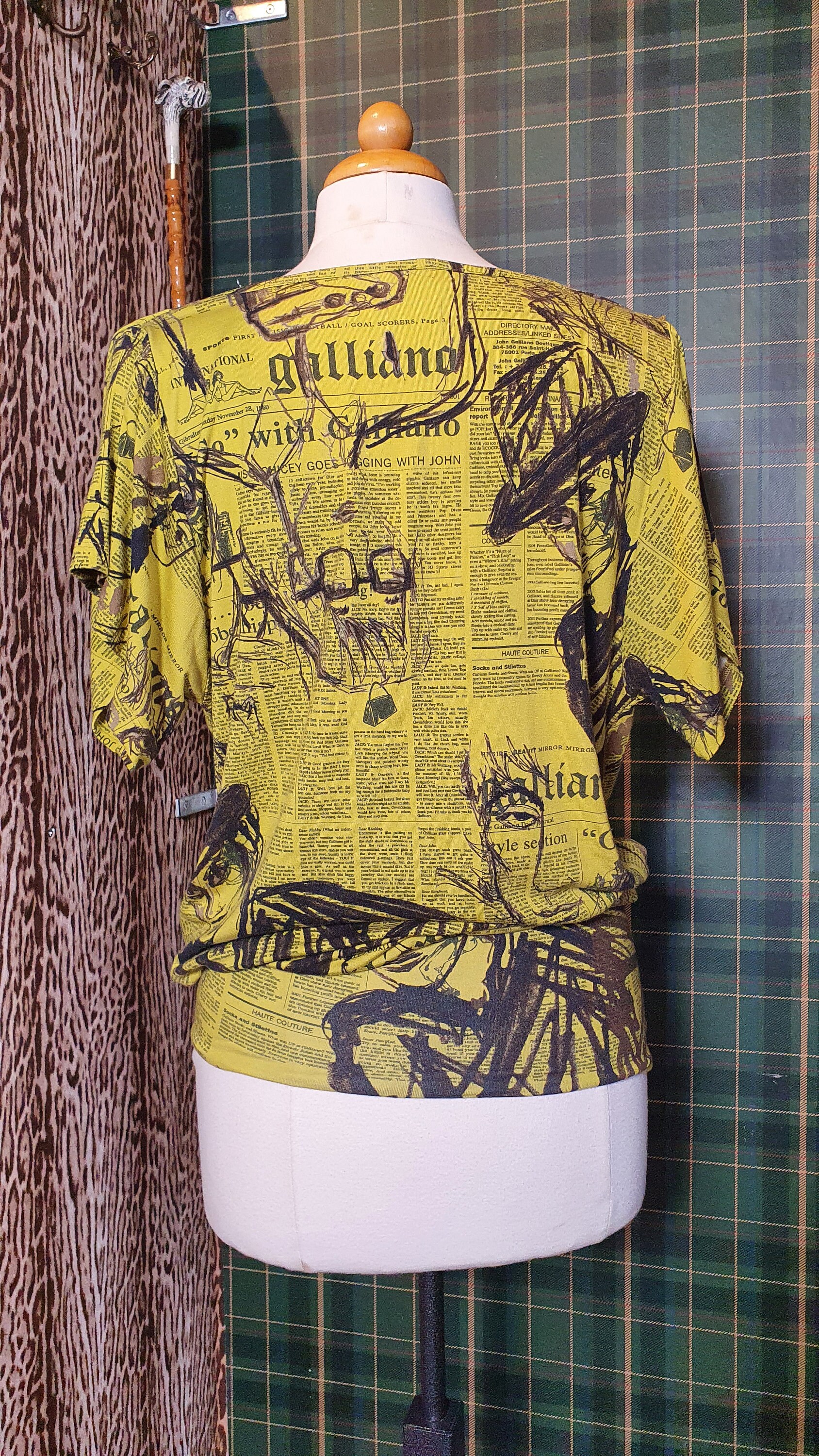 00s初期 Archive Y2K galliano ニュースペーパー Tシャツ（JOHN