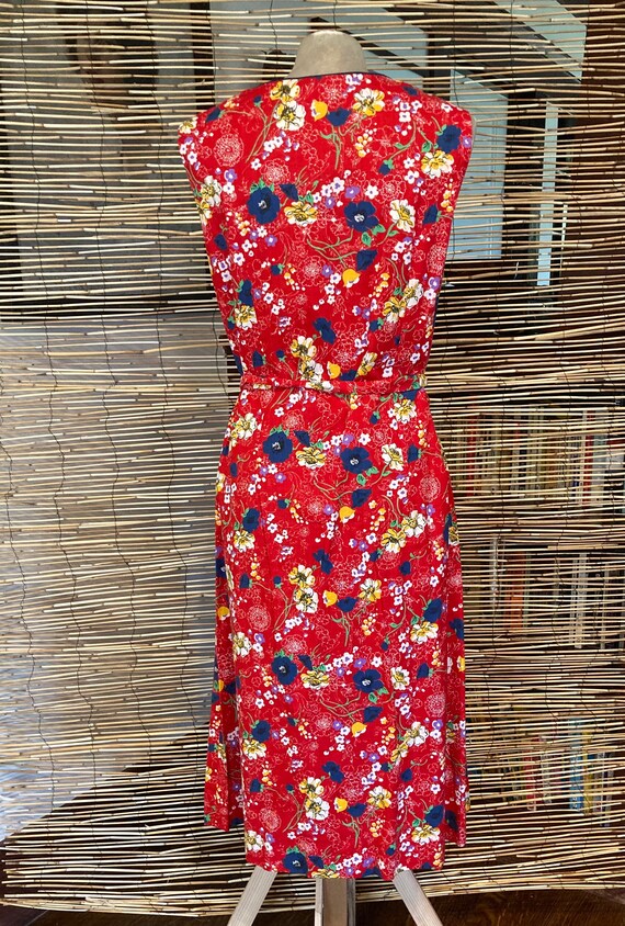 1950s red cotton day dress - image 3