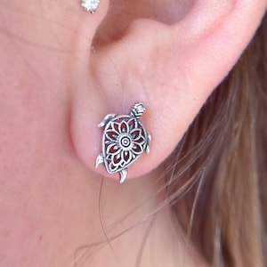Sea Turtle Earrings - Turtle Stud Earrings - Turtle Earring Stud - Sterling Silver Turtle Stud Earring - 925 Sterling Silver -