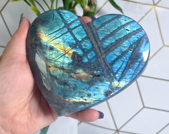 Corazón de labradorita llamativo – Pieza de cristal tallada – J11