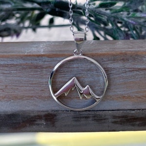 Sterling Silver Mountain Necklace – Nature Lover Jewelry – Minimalist Mountain Pendant – Hiking Gift – Outdoorsy Silver Necklace