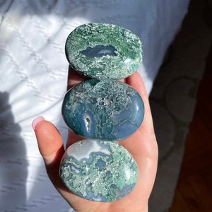 AAA Moss Agate Palm Stone – Large Natural Crystal for Balance, Creativity, & Masculine/Feminine Energy Healing