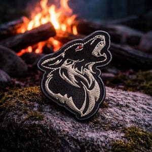 Howling Wolf Embroidered Iron On Patch Sew On Wildlife & Animals Nature Trail Hiking Mountains Forest for Backpack Bags Vest Jacket Clothing