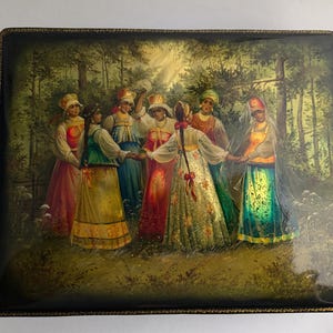 Fedoskino Large Vintage Signed lacquer box "Circle Dance" (Chorovod) 1989