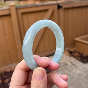24172L Certified Untreated Grade A Jade Bracelet - Round 55.4mm (缅甸翡翠A货手镯Burmese Jadeite Bangle, Icy Blue 天空蓝)