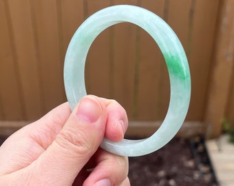 JCH077-OL 56.5/50.8mm Certified Untreated Grade A Jade Bracelet｜Burmese Jadeite Bangle 缅甸翡翠A货手镯｜Oval Icy Green and Bright Green 贵妃晴绿底带阳绿
