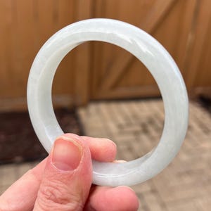 25002L Certified Untreated Grade A Jade Bracelet - Round 52mm (缅甸翡翠A货手镯Burmese Jadeite Bangle, Light Green 淡晴绿)