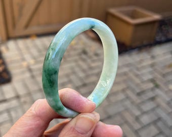 YS090-OL 54/47mm Certified Untreated Grade A Jade Bracelet｜Burmese Jadeite Bangle 缅甸翡翠A货手镯｜Oval Green with  Floral Pattern 贵妃辣绿飘花