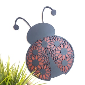 Daisy Lady Bug Wall Hanging, Door, or Shelf Decor