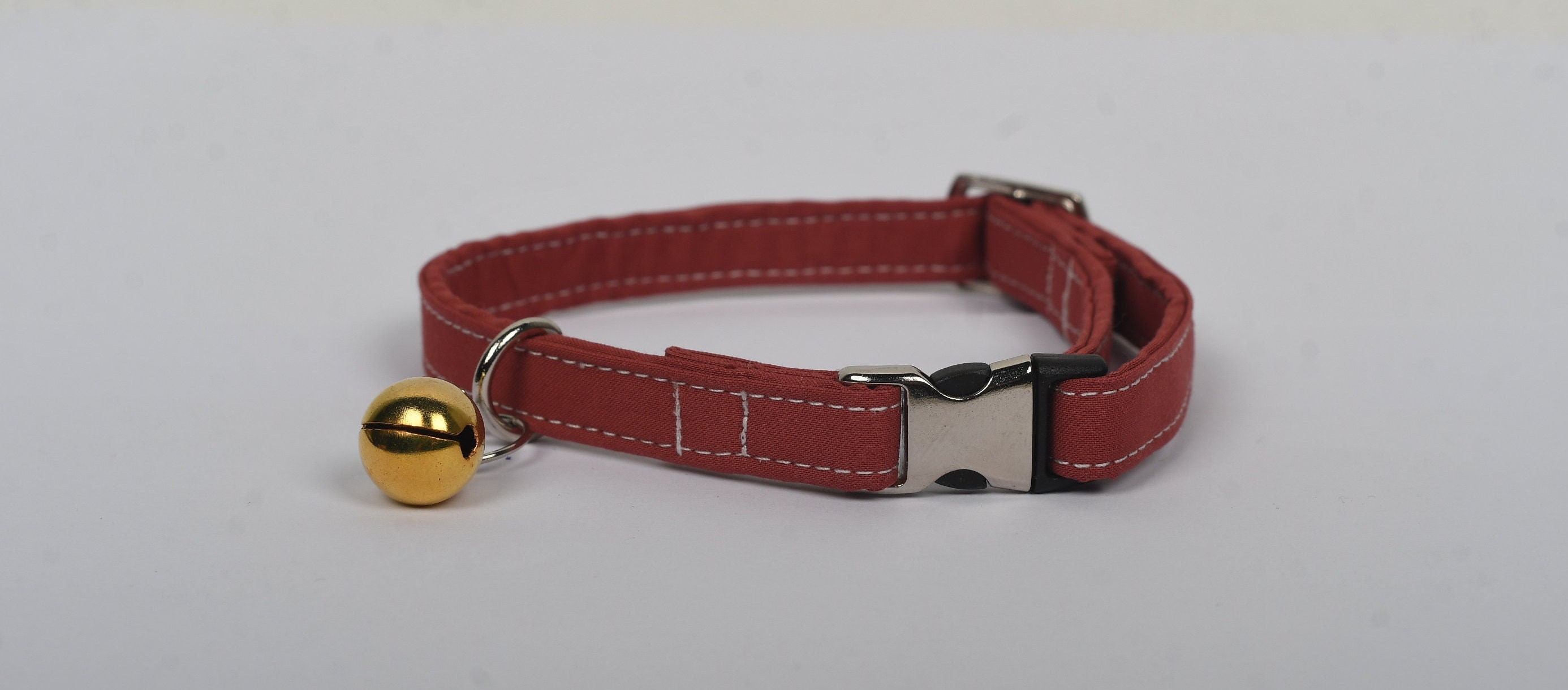 Red cat collar with cheap bell
