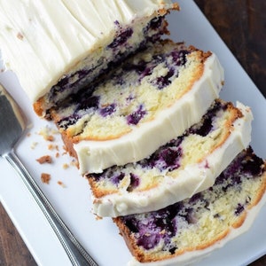BESTE REZEPTE Für Blaubeer-Limetten-Pfund-Kuchen mit Frischkäse-Frosting Herunterladen.