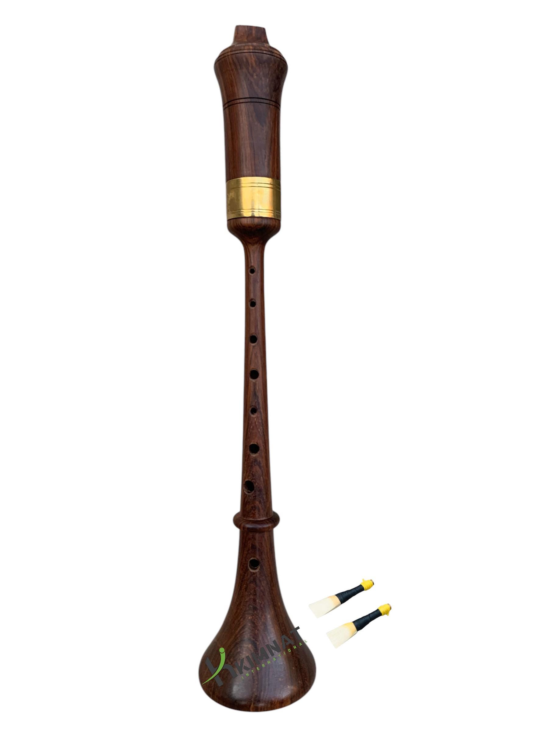 Medieval shawm outlet