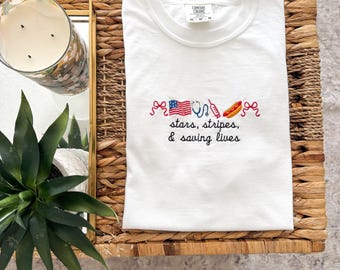 Sudadera de cuello redondo con estampado de estrellas, rayas y salvando vidas para el 4 de julio / Sudadera bordada personalizada