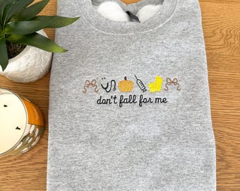 Sudadera de cuello redondo para enfermera "No te enamores de mí" / Sudadera bordada personalizada de otoño