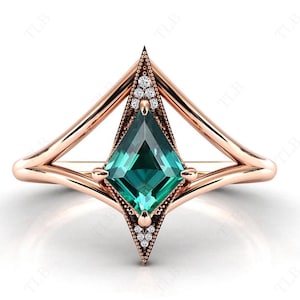 Art Deco Kite Shaped Emerald Engagement Ring Unique Wedding Ring For Women 14k Gold Emerald Vintage Anniversary Ring Green Gemstone Ring