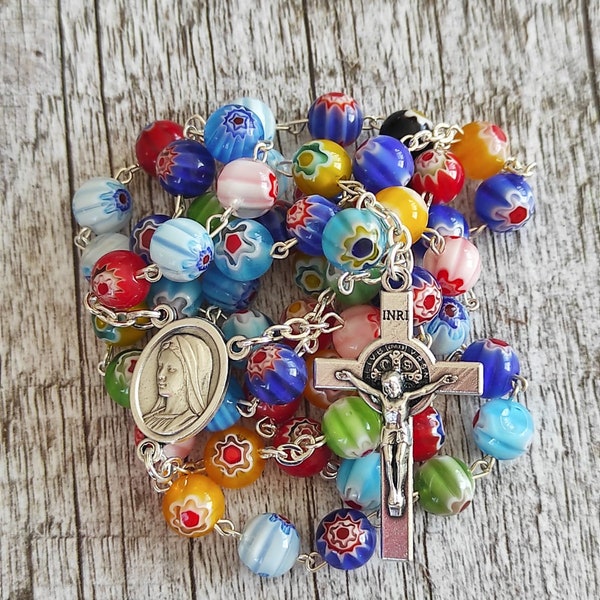 Rosario de cristal de Murano hecho a mano, cuentas de rosario coloridas, rosario de la Virgen María, medallas de San Benito, regalo