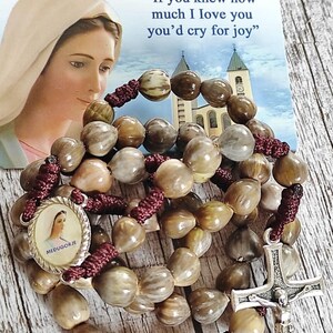 Job's Tears Rocailles Rozenkrans Handgemaakt Medjugorje + Heilige cadeaukaart