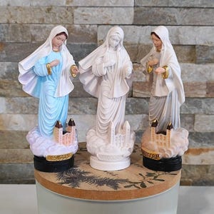 Medjugorje statue, Our lady of Medjugorje statue, Virgin Mary statue from Apparition Hill, Queen of Peace statue 4,8inc