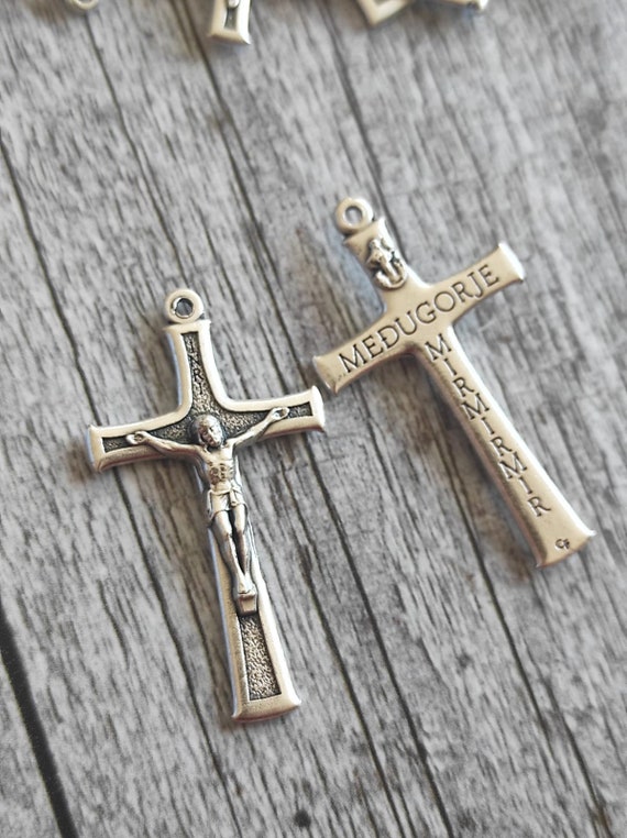 Catholic Crucifix Cross Box Set Rosary Pendant 1.5 Inc Medjugorje
