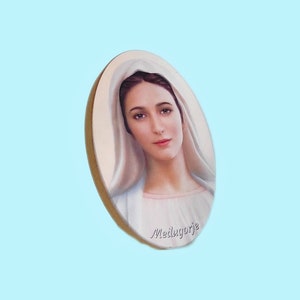 Standbeeld van Medjugorje, beeld Onze-lieve-vrouw van Medjugorje, standbeeld van de Maagd Maria, standbeeld Koningin van de Vrede