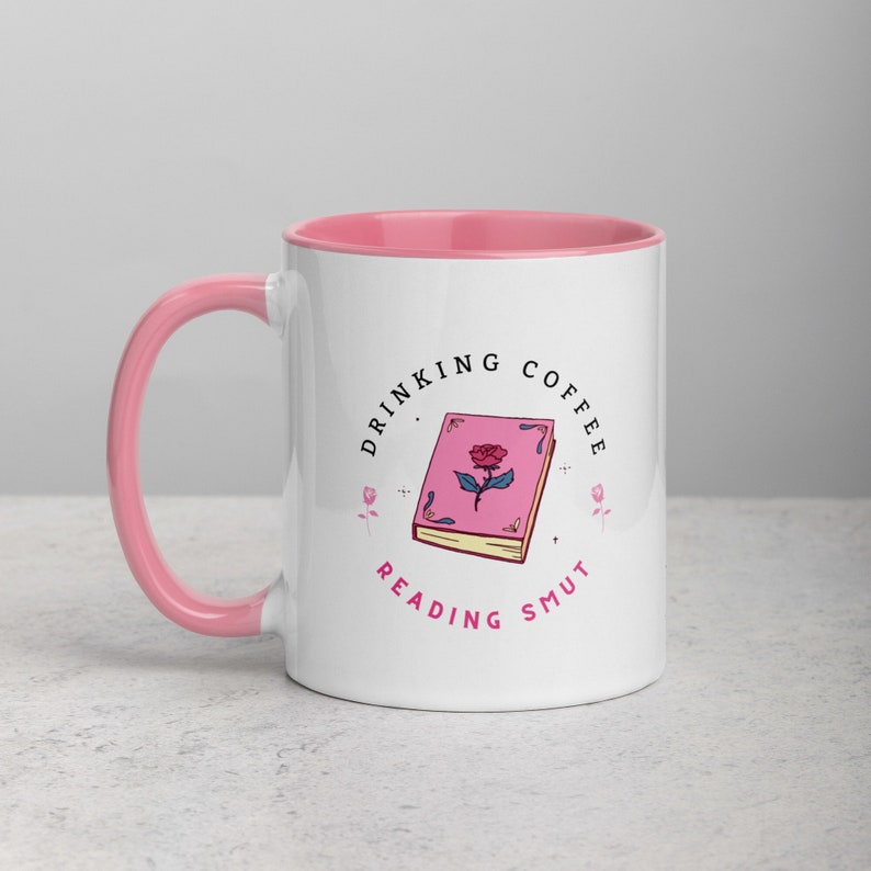 Boire du café, lire une tasse de charbon // Tasse livresque, merch livresque, merch livres épicés image 1