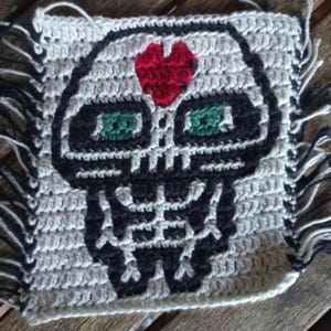 Skeleton mosaic crochet pattern by Jos Campaner