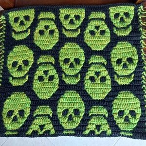 Estampado calaveras mosaic crochet patron cojin grafico PDF descarga proyecto facil