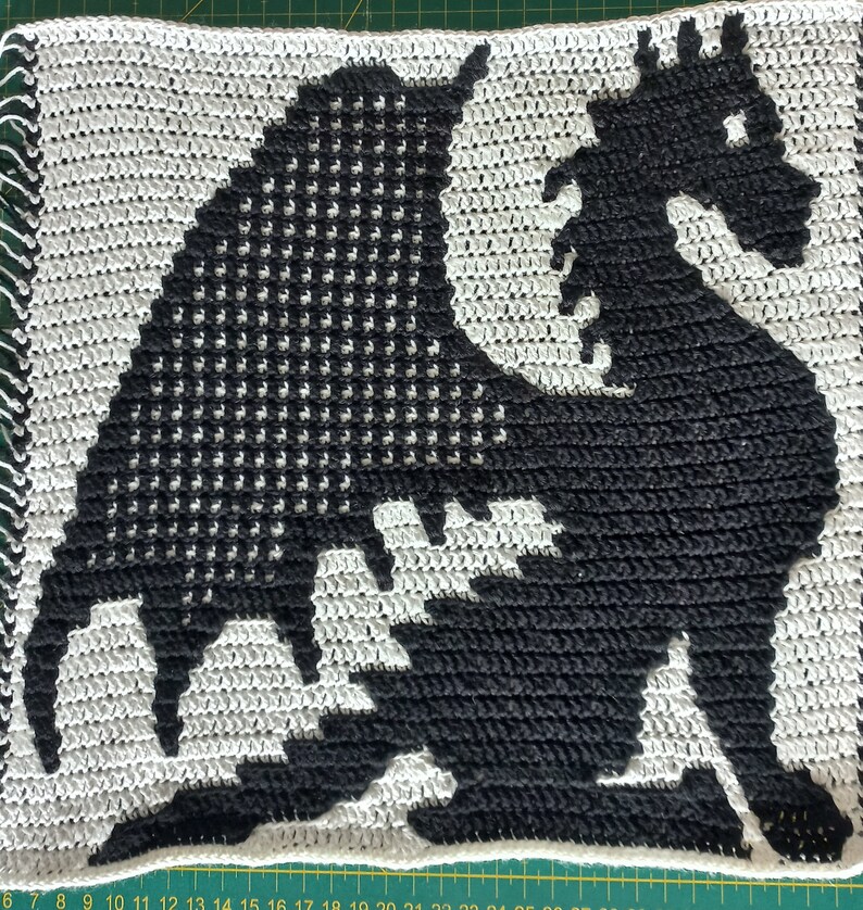 Mosaic crochet patttern dragons by Jos Campaner