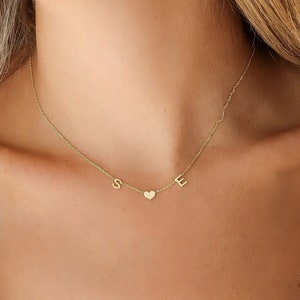 Collar de corazón personalizado, símbolo minimalista de plata con inicial. Joyas para mamá, esposa y regalo para el Día de la Madre.
