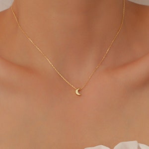 14K Solid Gold 3D Moon Necklace - Dainty Crescent Jewellery, Perfect Gift for Wife, Girlfriend & Mama, Tiny Charm for Mother&#39;s Day