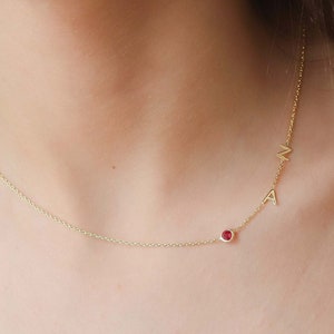 Collar con letra lateral y piedra de nacimiento, delicado collar con inicial, para madre, novia, familia, ser querido, regalo del Día de la Madre.