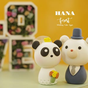 panda and bear wedding cake topper,bride and groom cake topper,panda and polar bear cake topper,custom cake topper,birthday cake topper