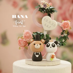 panda and bear wedding cake topper,bride and groom cake topper,panda and polar bear cake topper,custom cake topper,birthday cake topper