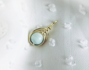 ''Joy'' pendant in Amazonite | VIVI - natural stone lithotherapy