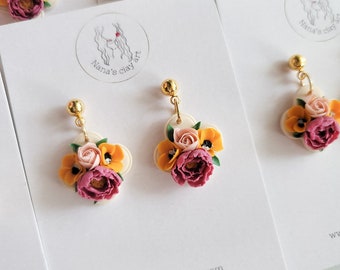 Pendientes lindos en forma de trébol / Gota colgante floral de arcilla polimérica hecha a mano / pendientes de peonía / Pendientes de flores, regalo para ella / rosa rosa / peonía