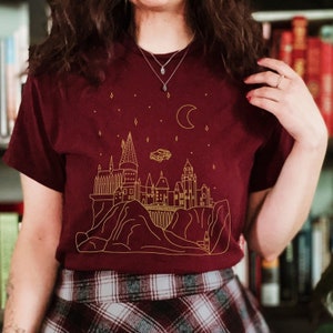 Flying Car with Castle at Night HP Shirt | Wizard School Shirt | Pottery Universal Vacation Shirt | Potterhead Gift | Potter Bookworm Shirt