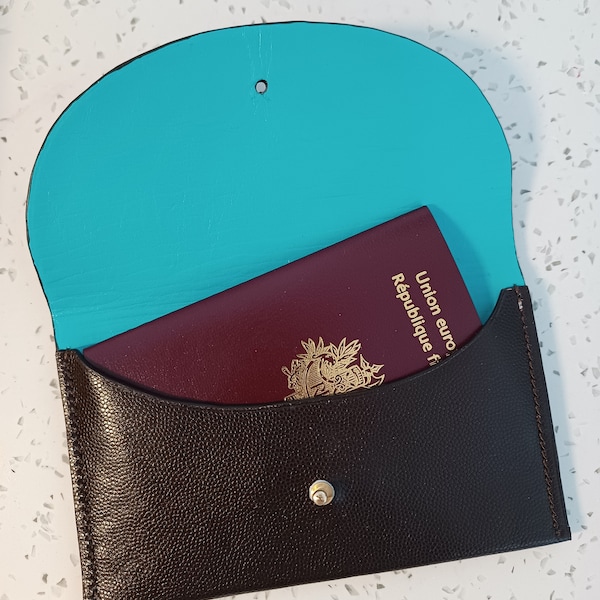 Pochettes plates en cuir pour protéger votre passeport ou papiers d'identité