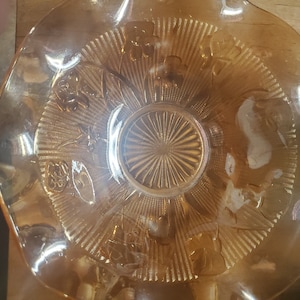 1950&#39;s Jeannette Orange/Amber Glass Iris & Herringbone pattern bowl