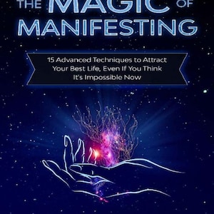 Op de afbeelding: Boekomslag met een donkerblauwe achtergrond en de titel "THE MAGIC OF MANIFESTING" in gloeiende blauwe letters. De omslag toont een hand met een gloeiend energieveld erboven en de naam van de auteur, RYUU SHINOHARA, onderaan.