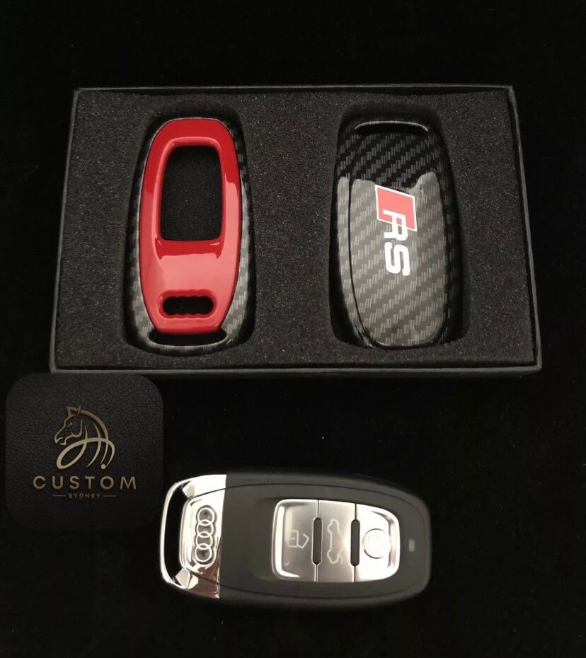 Stylischer Audi RS Schlüsselanhänger Aus Leder - Perfektes Auto-Accessoire In Rot