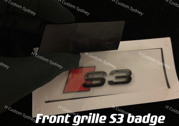 Pacchetto badge Q3 nero lucido per pacchetto esclusivo Audi Q3 -  Italia