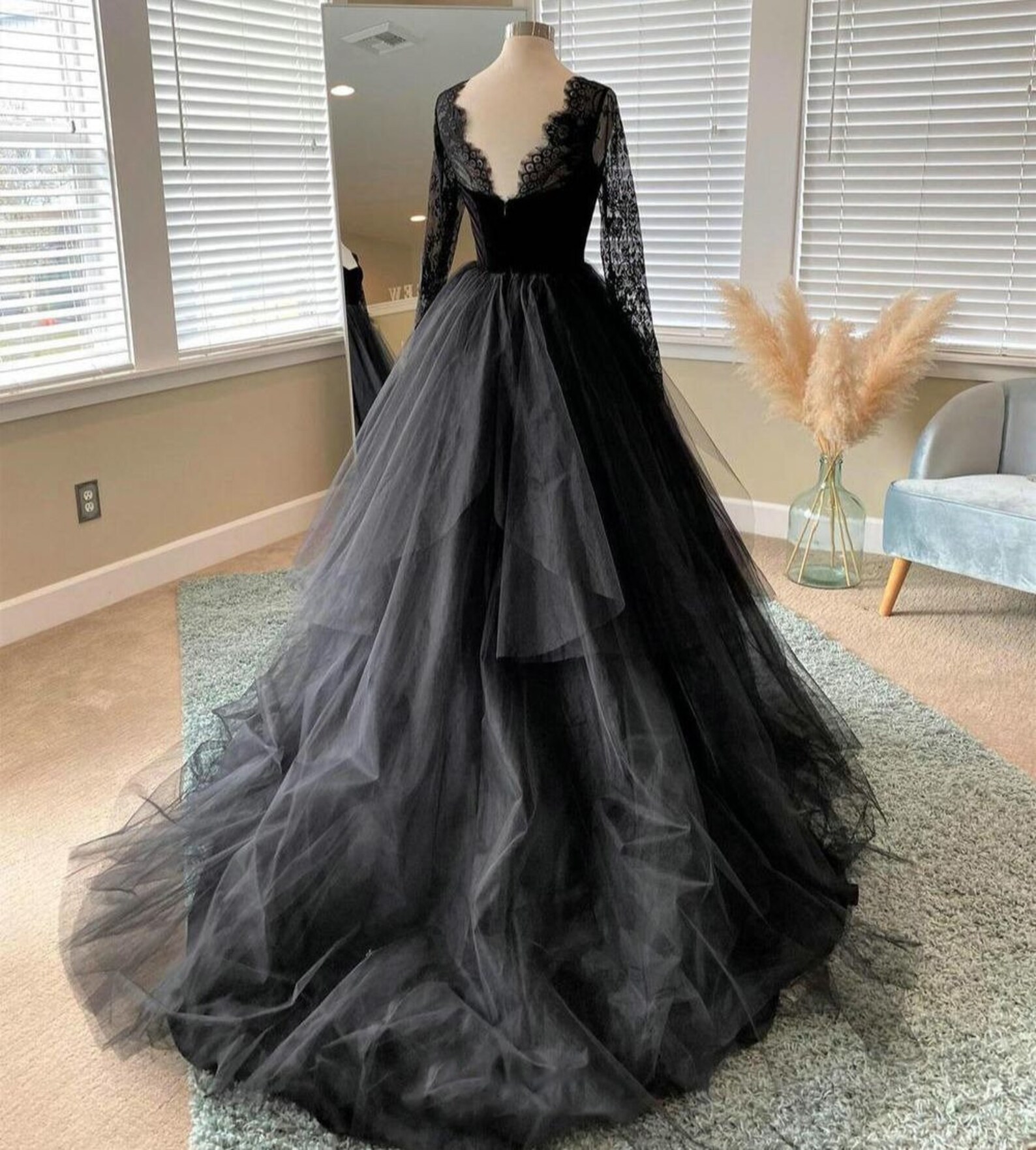 Black Bridal Dress With Velvet Top, Fluffy Tulle Skirt With Long Train ...
