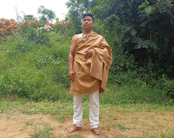 Xale de oração budista AKASH, tamanho XL, tecido à mão em algodão orgânico puro, na cor marrom claro. Ideal para meditação, unissex e como presente especial para ela ou para ele.